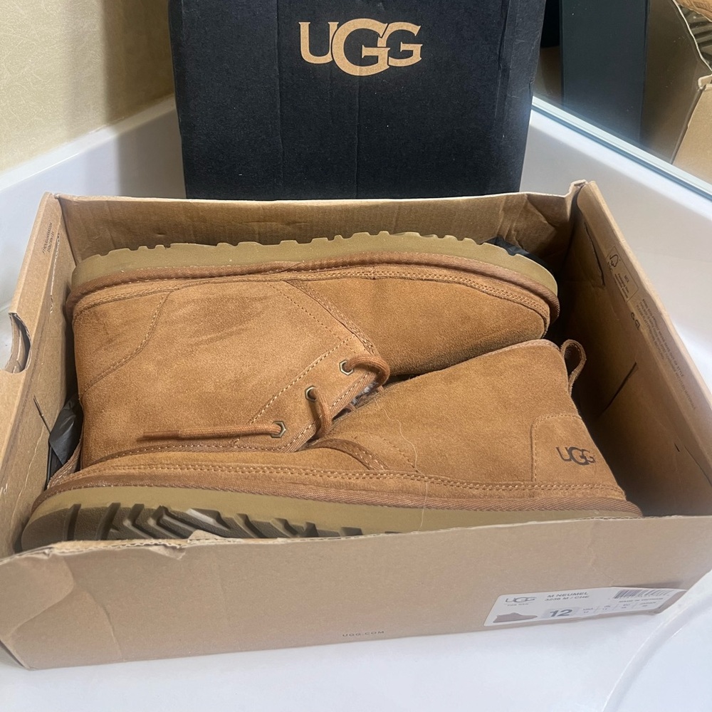 Men Ugg Sherpa Lined Brown Chestnut Neumel
Chukka